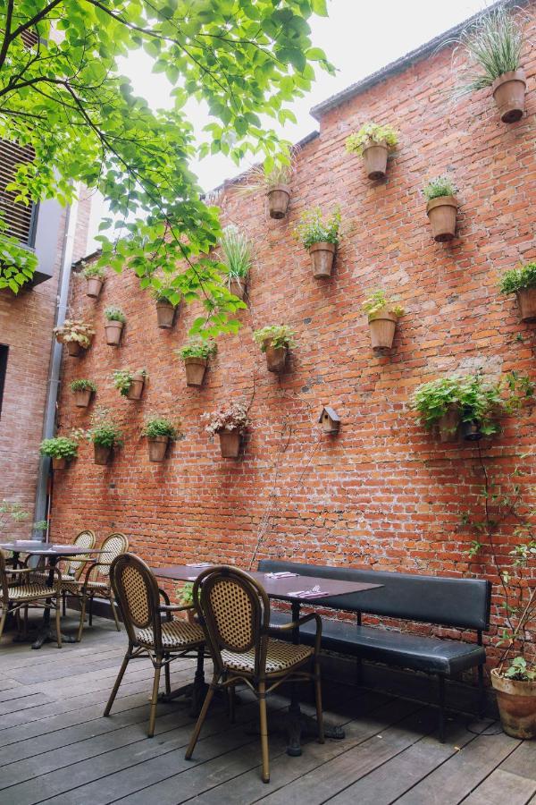 Latroupe Jardin Secret Hotel Saint-Gilles Exterior foto